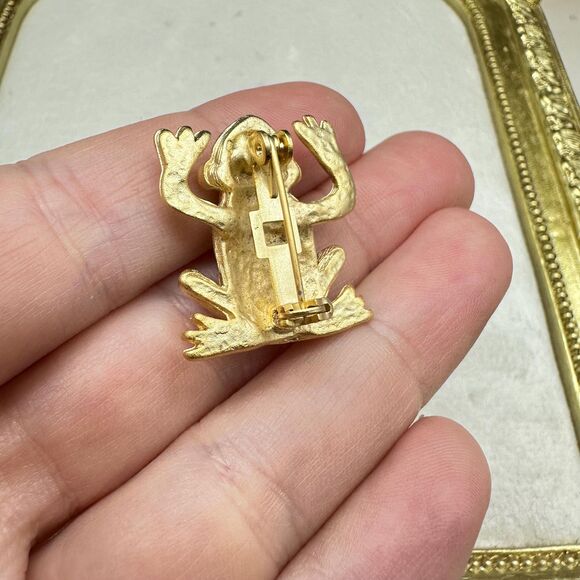 Vintage Gold Tone Frog Brooch Red and Green Gem Jewel Frog Pin - Picture 2 of 3